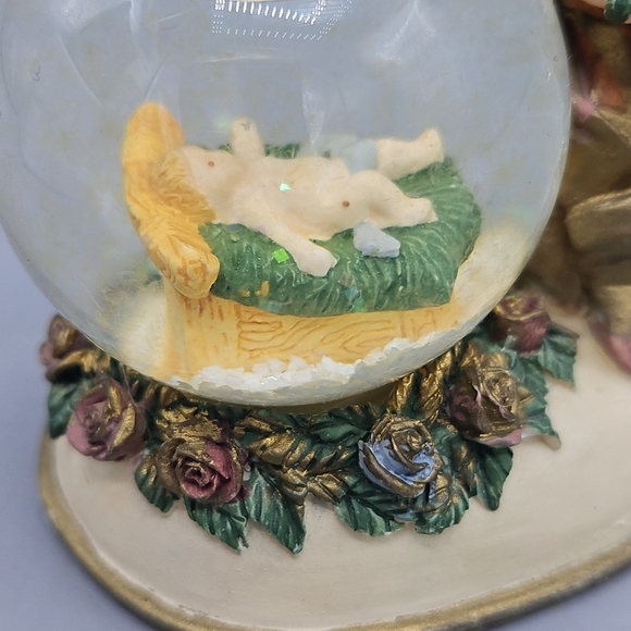 House of Lloyd Christmas Around the World Our Savior is Born Snow Globe - Picture 9 of 12